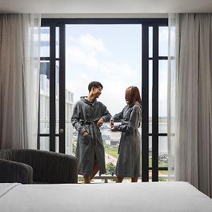 TRIBE Comfort Twin Balcony